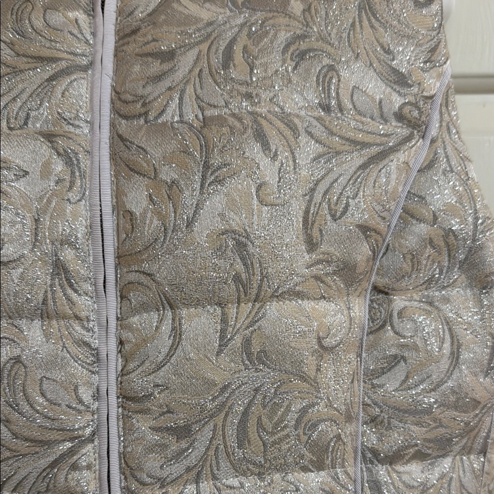 White House Black Market Floral Patterned Metallic Piped Puffer Vest - Picture 2 of 12